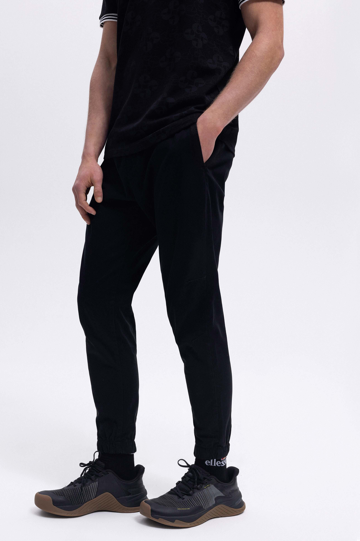 EM474-BK